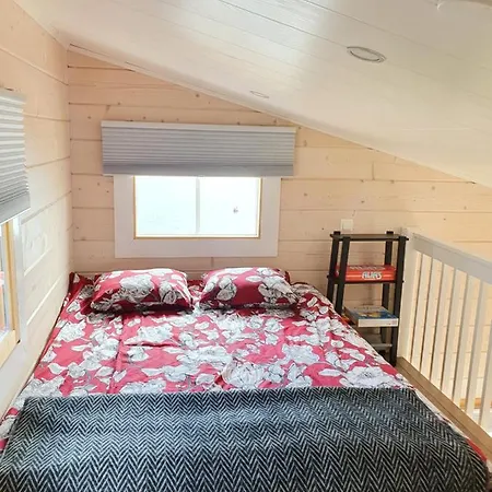 Stunning Log 45m2 On The Shore Of Kallavesi. Сasa de vacaciones