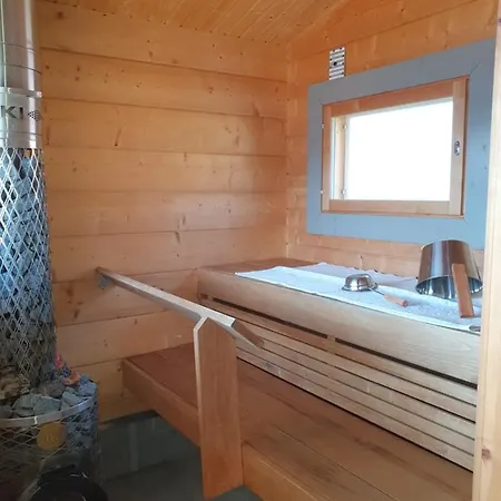 Stunning Log 45m2 On The Shore Of Kallavesi. 別荘 クオピオ