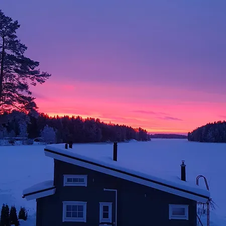 Stunning Log 45m2 On The Shore Of Kallavesi. 別荘