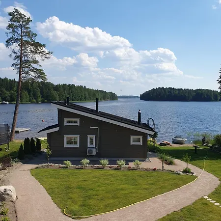 Сasa de vacaciones Stunning Log 45m2 On The Shore Of Kallavesi. *
