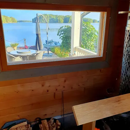 Stunning Log 45m2 On The Shore Of Kallavesi. Сasa de vacaciones *