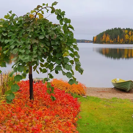 Stunning Log 45m2 On The Shore Of Kallavesi. Сasa de vacaciones