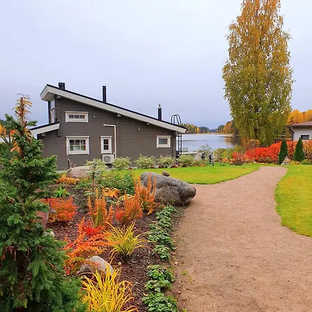 Stunning Log 45m2 On The Shore Of Kallavesi. Сasa de vacaciones *